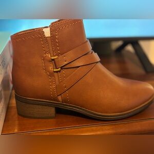 BareTraps Brown Heeled Boots